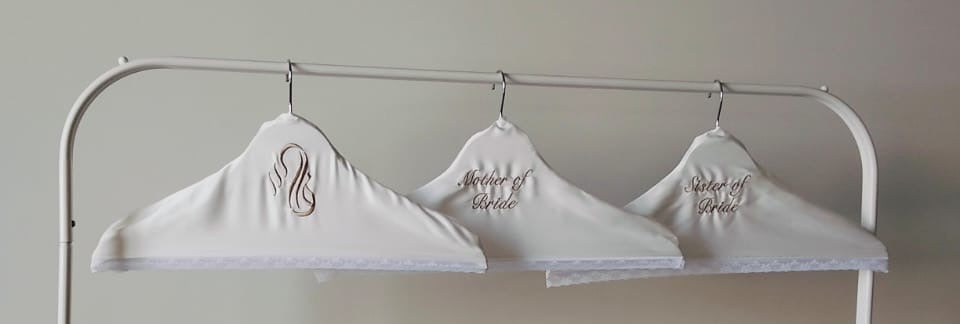 Hanger dresser