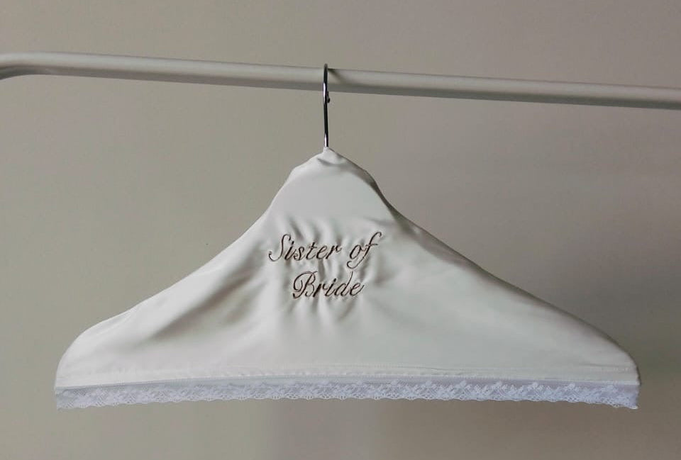 Hanger dresser