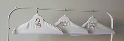 Hanger dresser